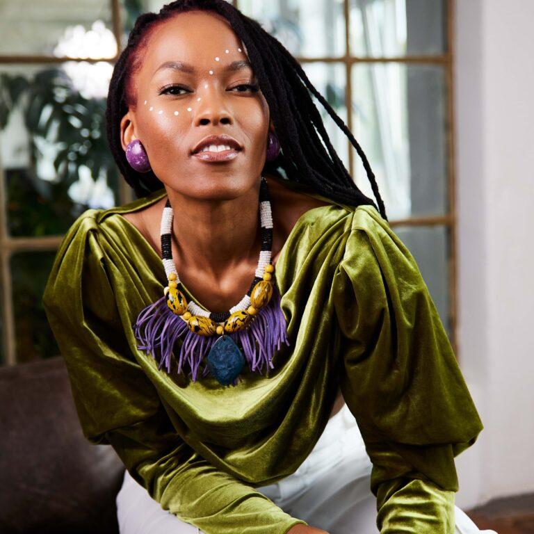 THABILÉ “Read my Lips”